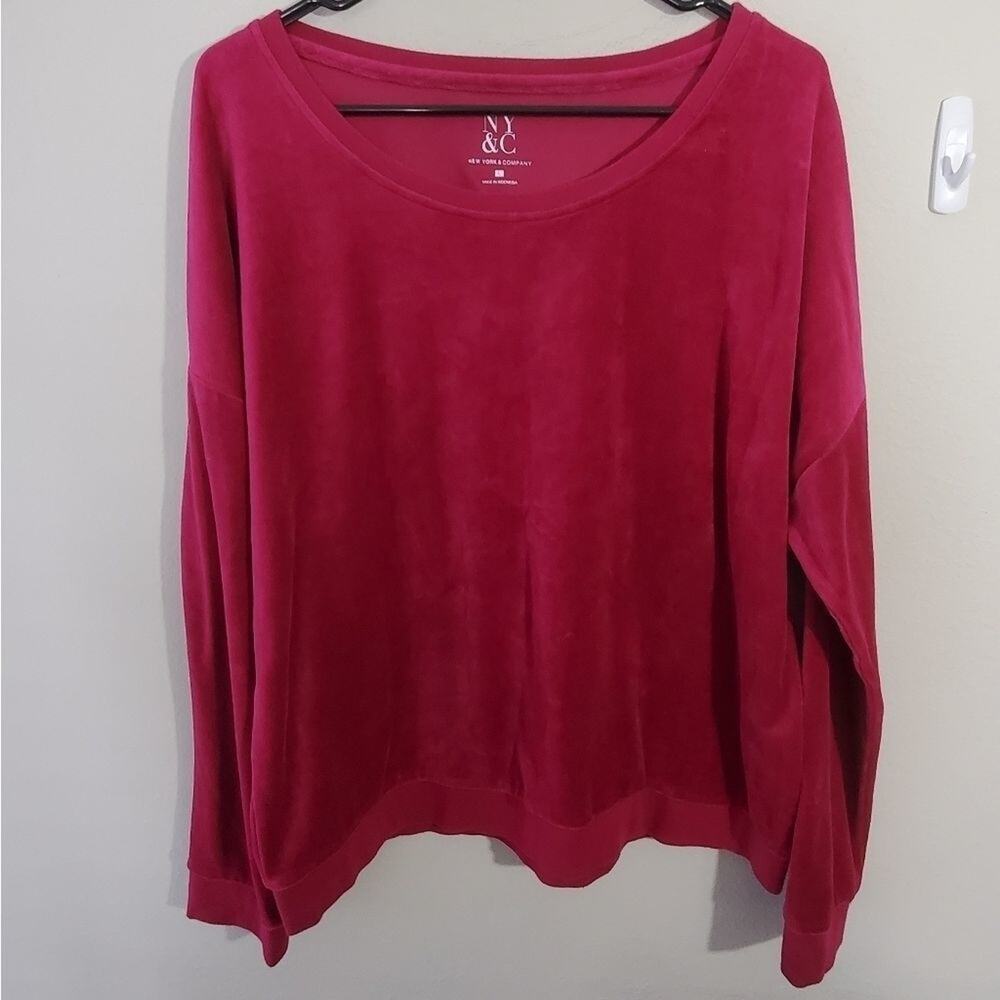 Ny&c pink velour‎ sweatshirt size large